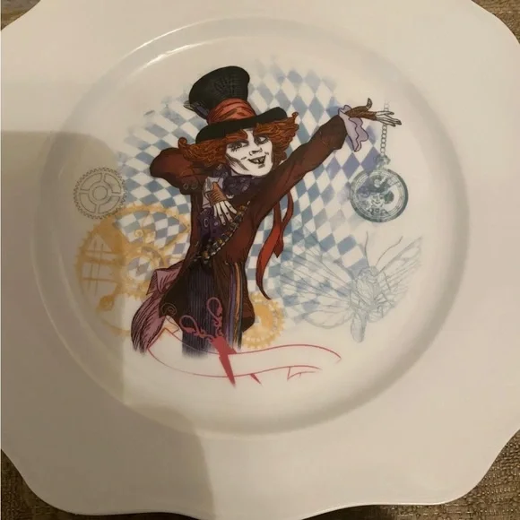Disney’s Alice Through The Looking Glass Square Plates HTF!. New